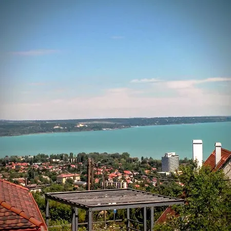Szepkilatas Vendeghaz 2* Balatonalmadi