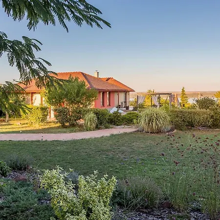 Szepkilatas Vendeghaz Balatonalmadi